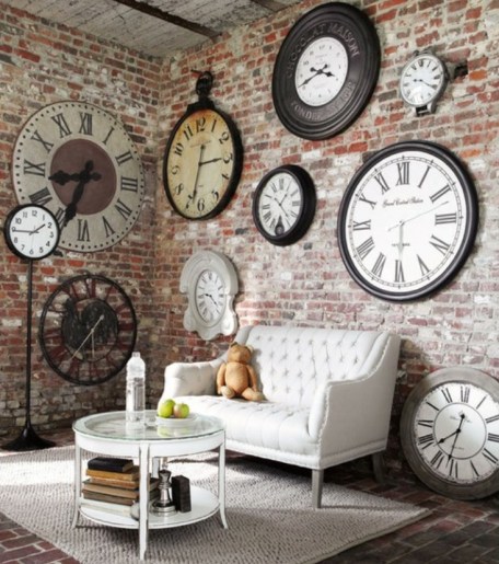 Ideas-Wall-Decor-Design-with-Big-and-Small-Clock
